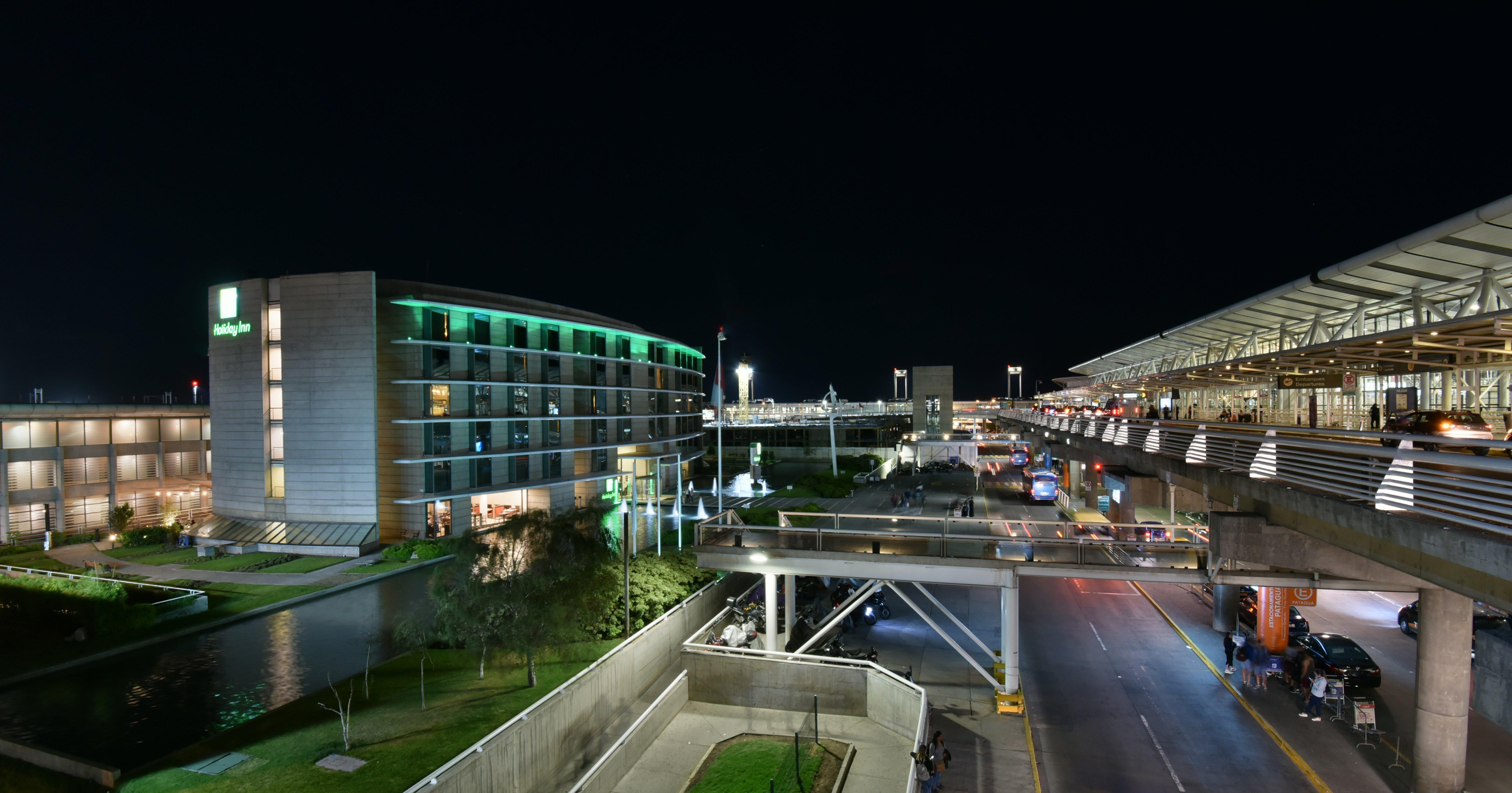 Holiday Inn Santiago - Airport Terminal, An Ihg Hotel Екстер'єр фото